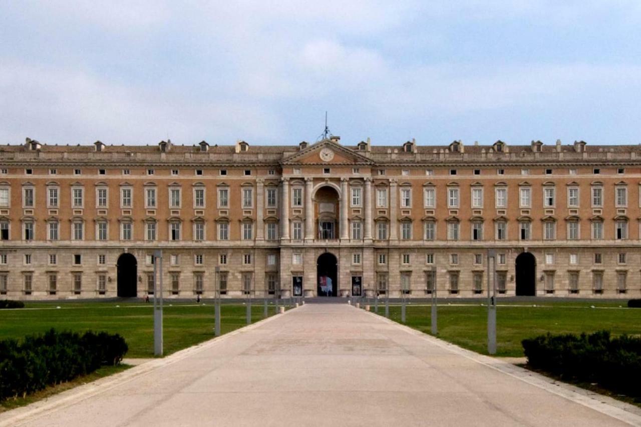 L'Approdo Del Re Apartamento Caserta Exterior foto